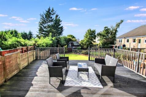 15- Rear Garden.jpg