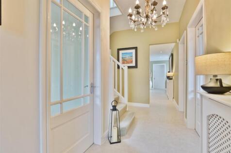 4- Hallway.jpg