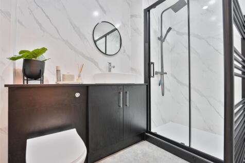 14- Ensuite.jpg