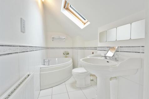26- Ensuite.jpg