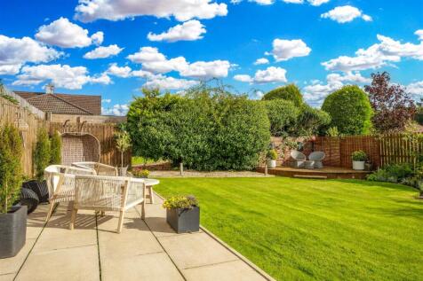 30- Rear Garden.jpg