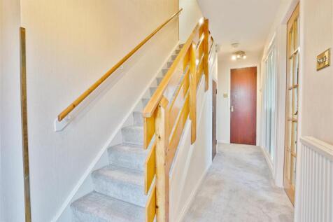 3- Hallway.jpg