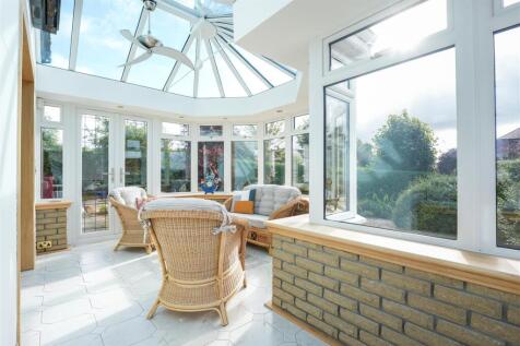 11 - Sun Room.jpg