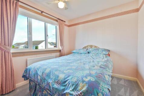 20- Bedroom.jpg