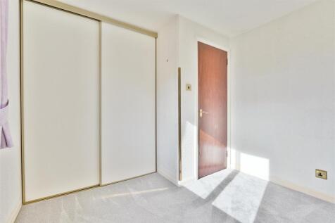 23- Bedroom.jpg