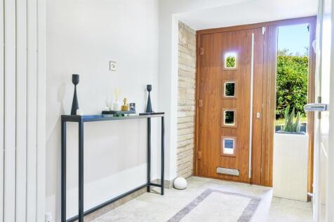 3- Hallway.jpg