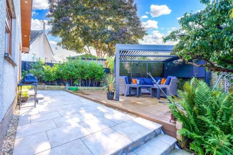 33- Rear Garden.jpg