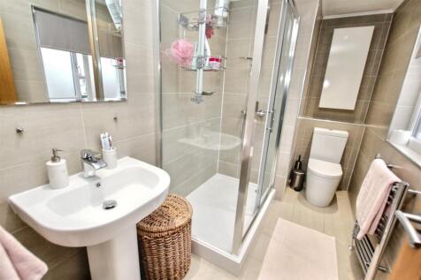 12 - Ensuite.jpg