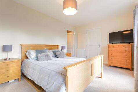 18- Bedroom One.jpg