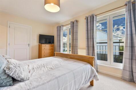 19- Bedroom One.jpg