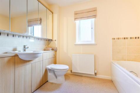 33- Bathroom.jpg