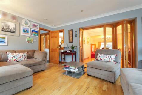 13- Sitting Room.jpg