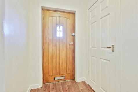 3 - Entrance Vestibule.jpg