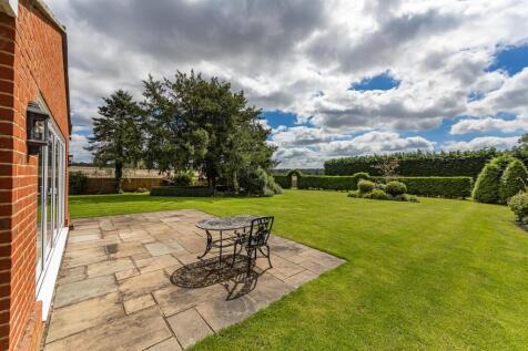Manor Farmhouse Popham SO21 3BJ-13 (1).jpg