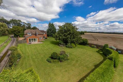 Manor Farmhouse Popham SO21 3BJ-20 (1).jpg