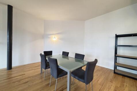 Kitchen/Living/Dinin