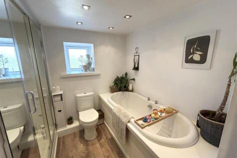 Bathroom1.jpeg