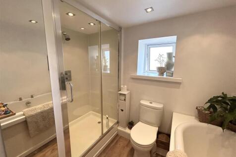 Bathroom2.jpeg