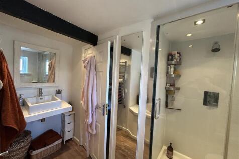 Bathroom3.jpeg