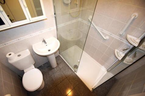 Bathroom.JPG