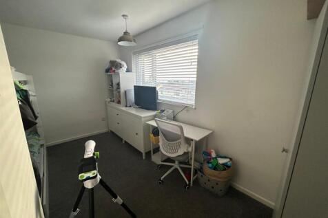 Second bedroom