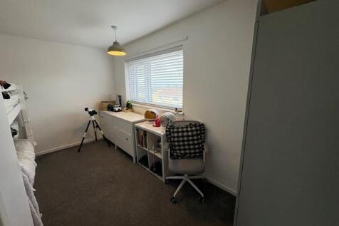 Bedroom 4.jpg