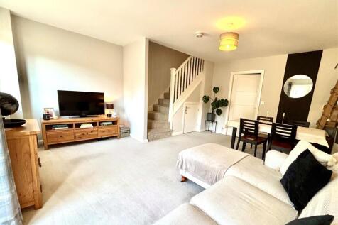 Living Room 1.jpg