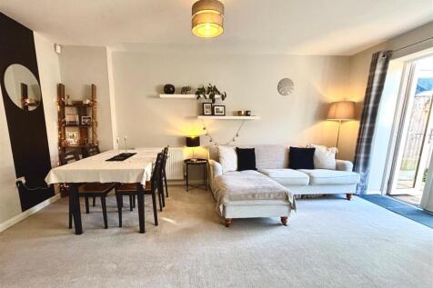 Living Room 4.jpg