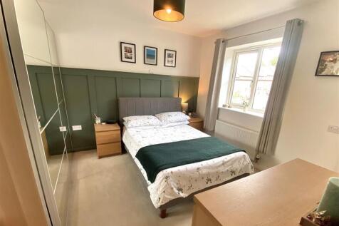 Master Bedroom 1.jpg