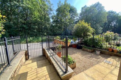 Front Garden.jpg