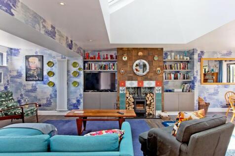 Living room 3