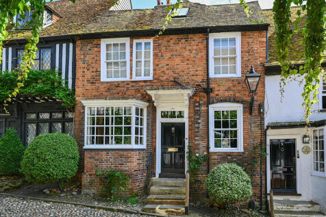 7 mermaid street ...