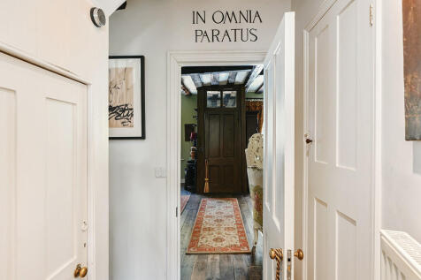 7 mermaid street ...