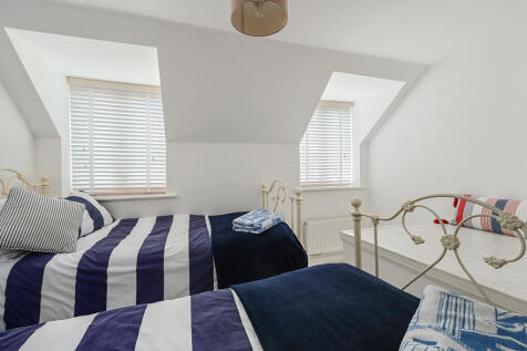 16 baker way tn31...