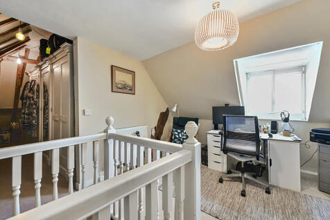 8 Landgate Square...
