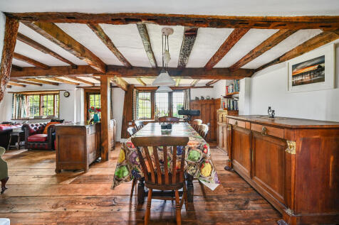 THE COTTAGE - HOG...