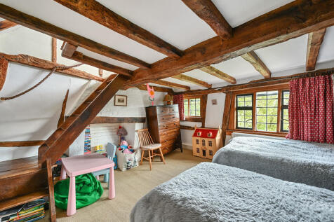THE COTTAGE - HOG...