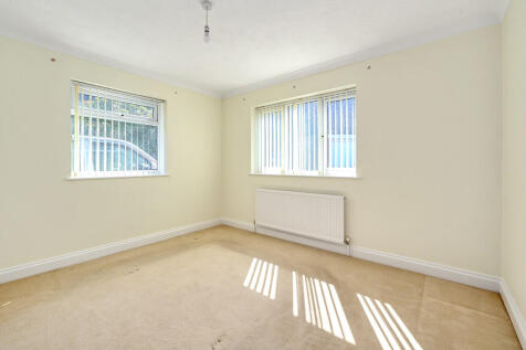 f1-telford-court-...