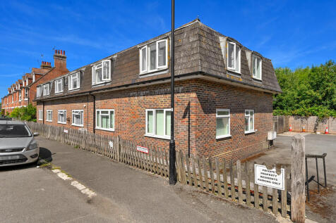 f1-telford-court-...