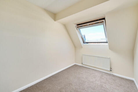 2 Ryeford court t...