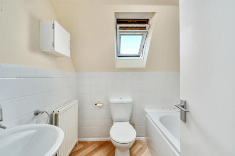 2 Ryeford court t...