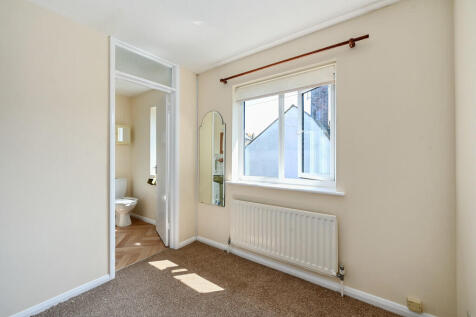 2 Ryeford court t...