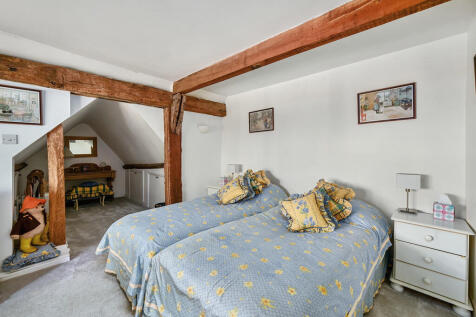 YEW TREE BARN - T...