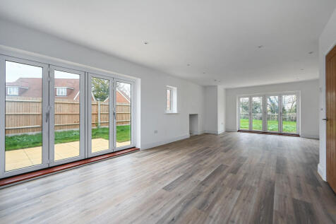 ROWAN LODGE - TN2...