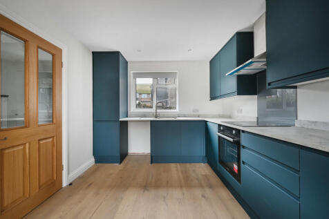 8 REGENTS SQUARE ...