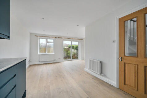 8 REGENTS SQUARE ...