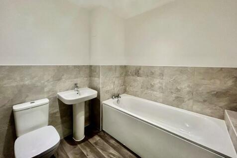 Family bathroom 2