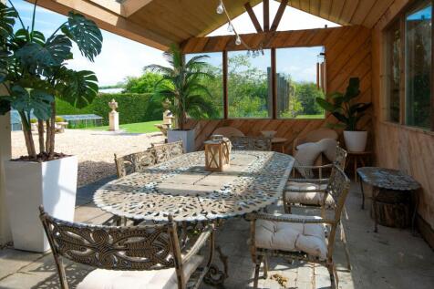 Property Image 28