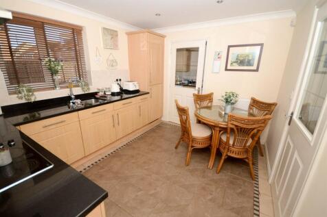 Breakfasting Kitchen