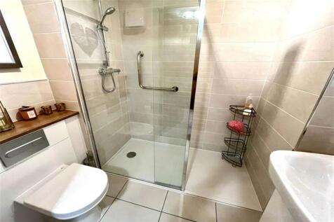 Standard Shower Room